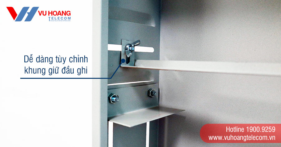 Tủ rack TR12-01 dễ dàng điều chỉnh khung giữ đầu ghi
