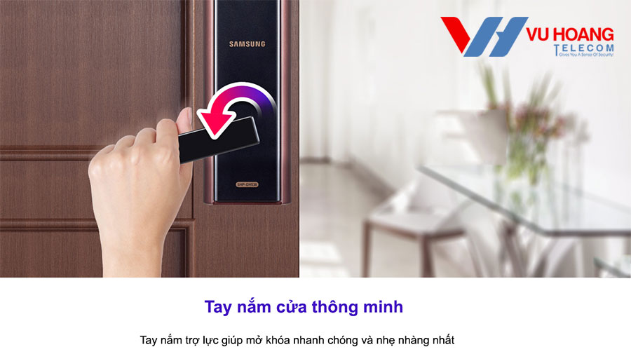 Tay nắm của khóa được thiết kế giúp giảm lực tác động khi mở