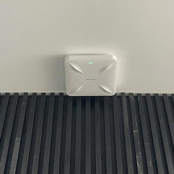 bo-phat-wifi-op-tran-hoac-gan-tuong-ruijie-reyee-rg-rap2200e-2.jpg