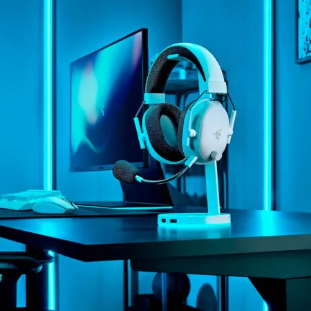 Gia Treo Tai Nghe Razer Base Station V2 Chroma 06 1