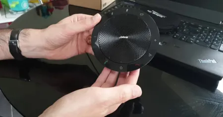 top-3-loa-hoi-nghi-kem-micro-jabra-ma-ban-khong-the-bo-qua-1