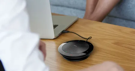 top-3-loa-hoi-nghi-kem-micro-jabra-ma-ban-khong-the-bo-qua-2